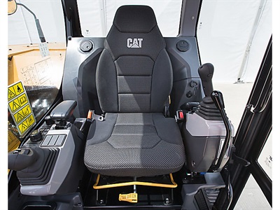 Bobcat E55 vs. Cat® 306 CR | Mustang Cat